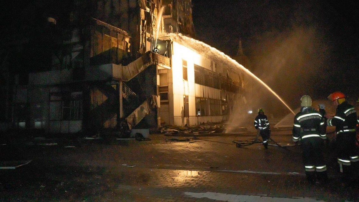 xung dot ngaukraine kiev tuyen bo ha 30 ten lua va may bay o odessa tinh kursk cua nga hung chiu hon 4 cuoc tan cong uav trong 24 gio