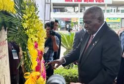 Chủ tịch Quốc hội Cuba dâng hoa Tượng đài Fidel, thăm Bệnh viện Hữu nghị Việt Nam-Cuba