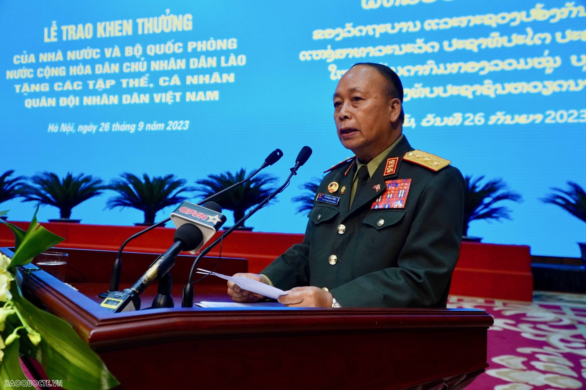 Nhà nước và Bộ Quốc phòng Lào trao thưởng 36 huân chương và 32 bằng khen tặng các tập thể, cá nhân Quân đội nhân dân Việt Nam Nhà nước và Bộ Quốc phòng Lào trao thưởng 36 huân chương và 32 bằng khen tặng các tập thể, cá nhân Quân đội nhân dân Việt Nam