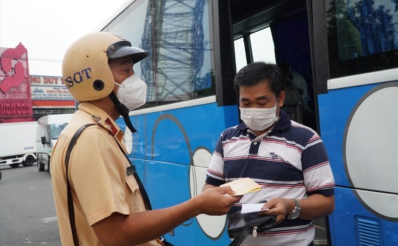 Người vi phạm có được đề nghị CSGT cho xem lại hình ảnh vi phạm không? Người vi phạm có được đề nghị CSGT cho xem lại hình ảnh vi phạm không?