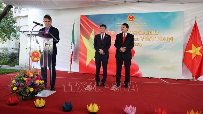 nha ngoai giao mexico ly giai nhung buoc tien than ky cua viet nam