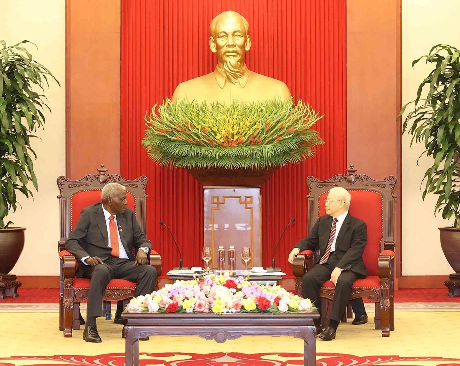 Tổng Bí thư Nguyễn Phú Trọng tiếp Chủ tịch Quốc hội Cuba Esteban Lazo Hernandez. (Nguồn: TTXVN) Tổng Bí thư Nguyễn Phú Trọng tiếp Chủ tịch Quốc hội Cuba Esteban Lazo Hernandez. (Nguồn: TTXVN)