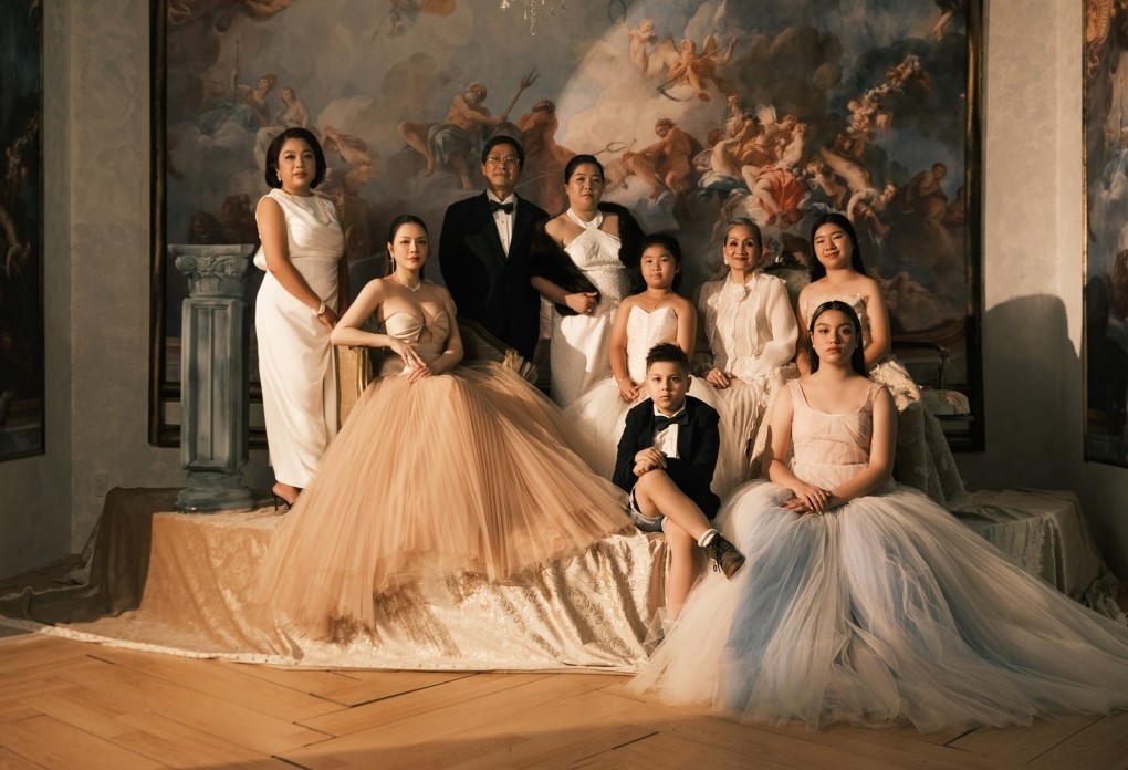 Diễn viên Lý Nhã Kỳ đăng bộ ảnh mới bên gia đình dịp Trung thu Diễn viên Lý Nhã Kỳ đăng bộ ảnh mới bên gia đình dịp Trung thu