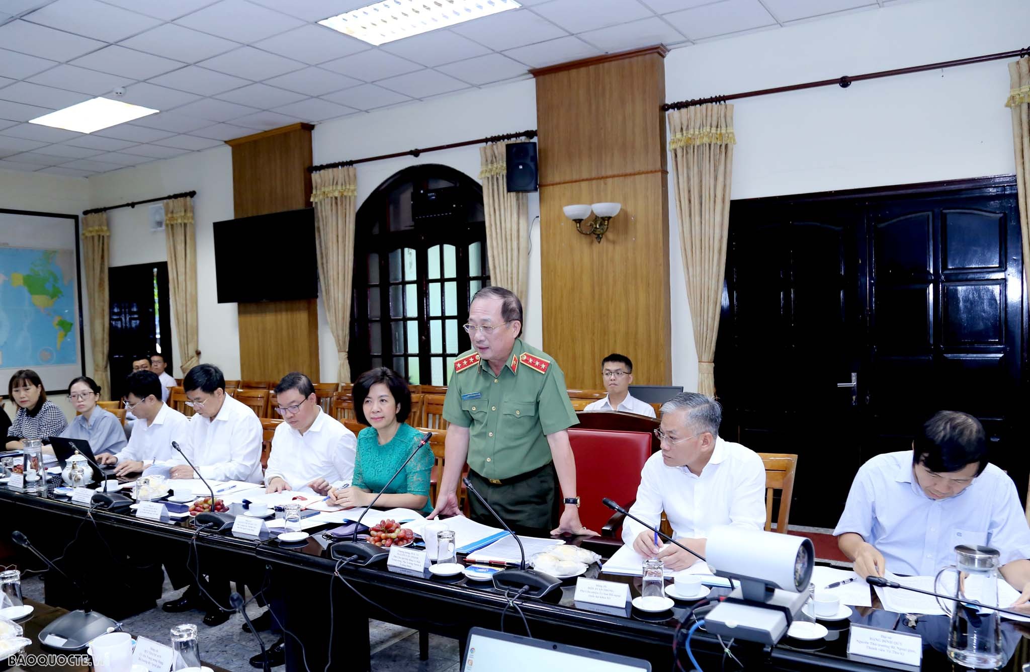 Bộ Ngoại giao làm việc với đoàn khảo sát của nhóm 4 Tổng kết 40 năm đổi mới Bộ trưởng Ngoại giao Bùi Thanh Sơn chủ trì cuộc họp nhóm tổng kết số 4 Quốc phòng, An ninh, Đối ngoại