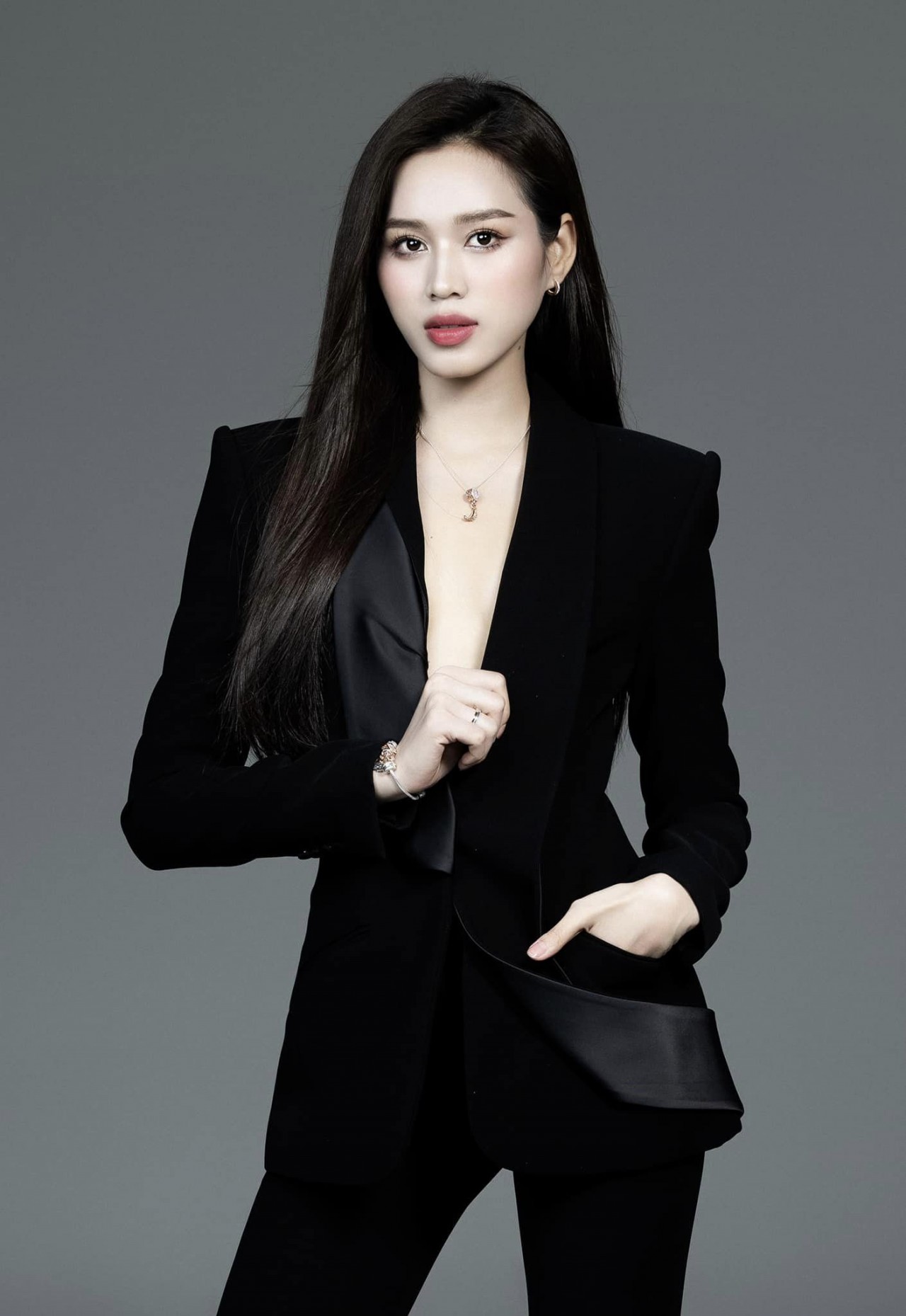 Hoa hậu Đỗ Thị Hà khoe nhan sắc 'cực phẩm' Hoa hậu Đỗ Thị Hà khoe nhan sắc 'cực phẩm'