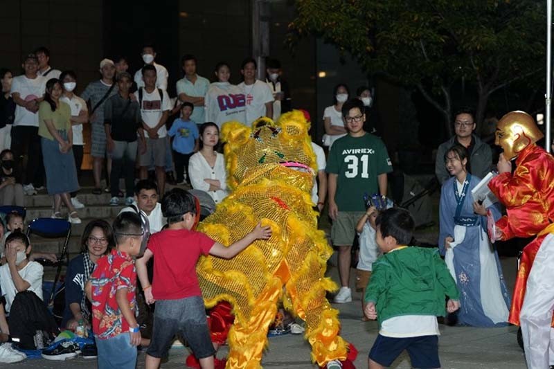 Tết Trung thu đoàn viên, ấm cúng của trẻ em người Việt ở Fukuoka, Nhật Bản