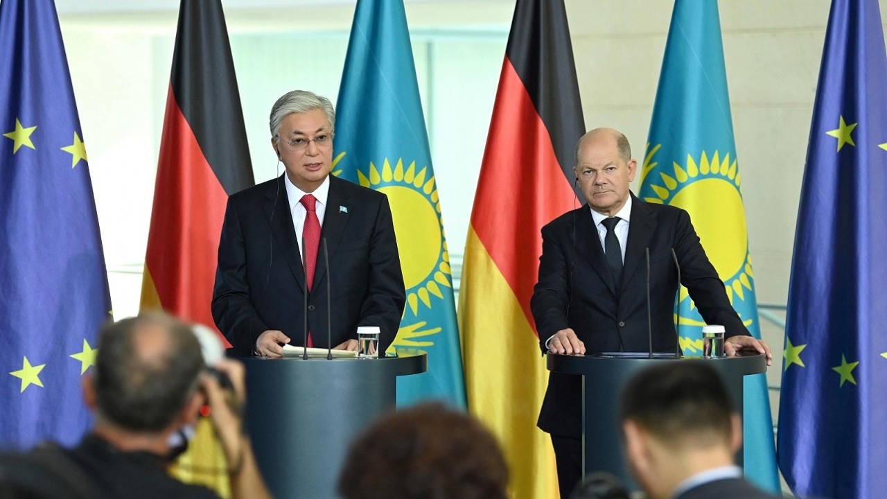 Đức và Kazakhstan quan ngại tình hình Ukraine ngày càng nghiêm trọng, có khả năng 'ra đòn' trừng phạt mới với Nga