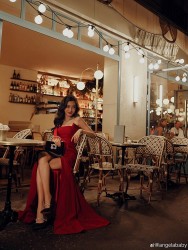 Angelababy đẹp huyền bí, chọn phong cách sang trọng, cổ điển dự Tuần lễ Thời trang Paris