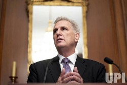 Thông qua dự luật ngân sách vào phút chót, chính phủ Mỹ được ‘cứu’ khỏi cảnh phải đóng cửa