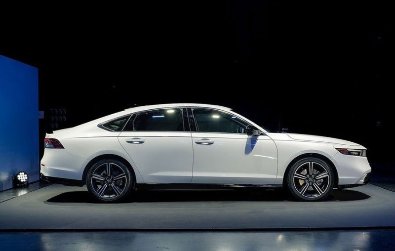 Cận cảnh Honda Accord 2024 vừa ra mắt tại Thái Lan, giá trên 1 tỷ đồng