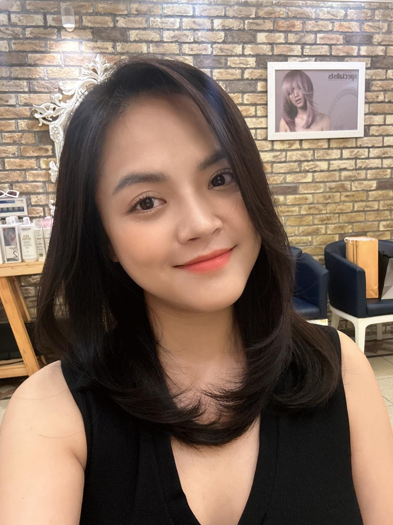 Diễn viên Thu Quỳnh phim Cuộc chiến không giới tuyến