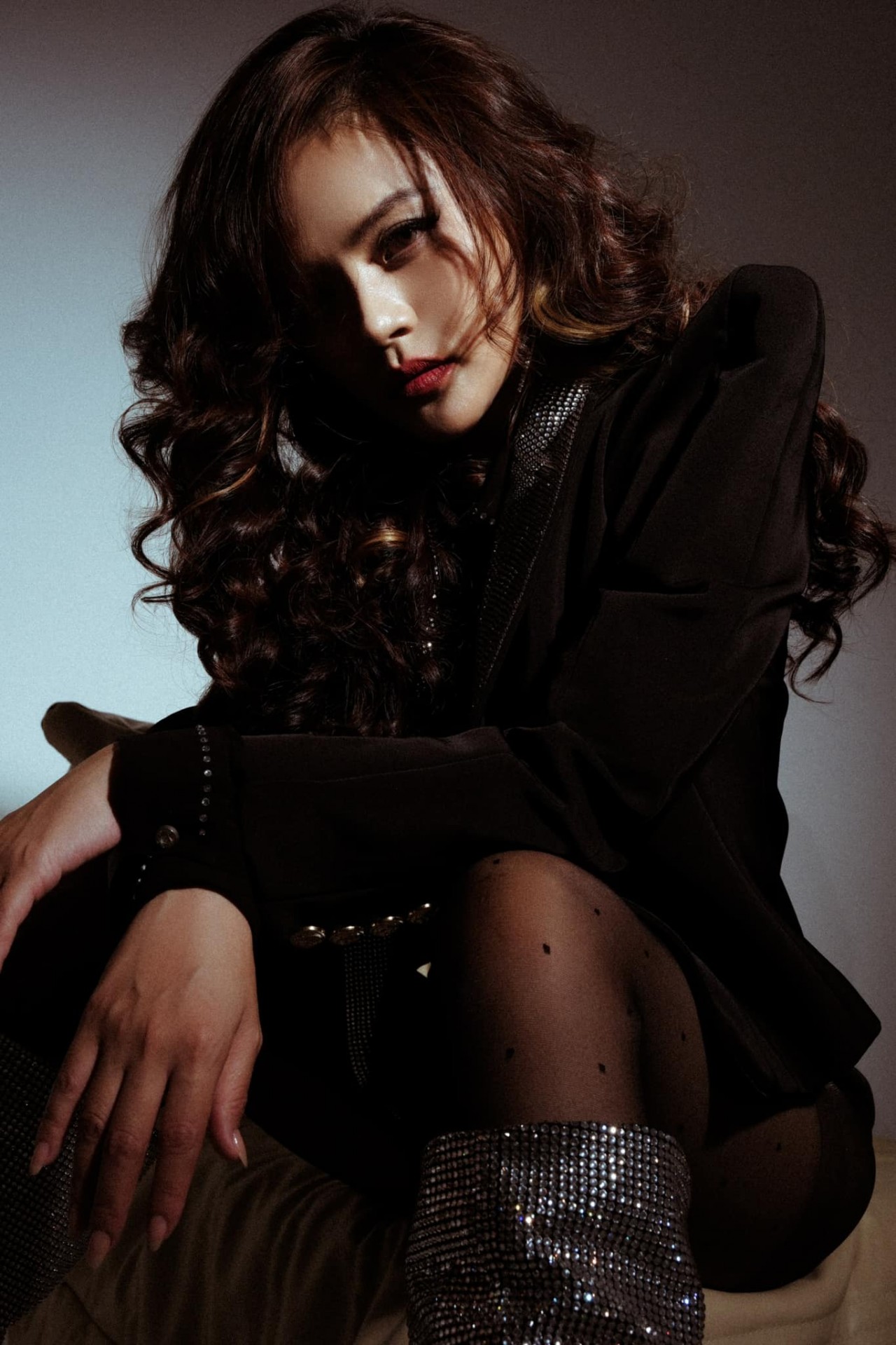 Diễn viên Thu Quỳnh phim Cuộc chiến không giới tuyến