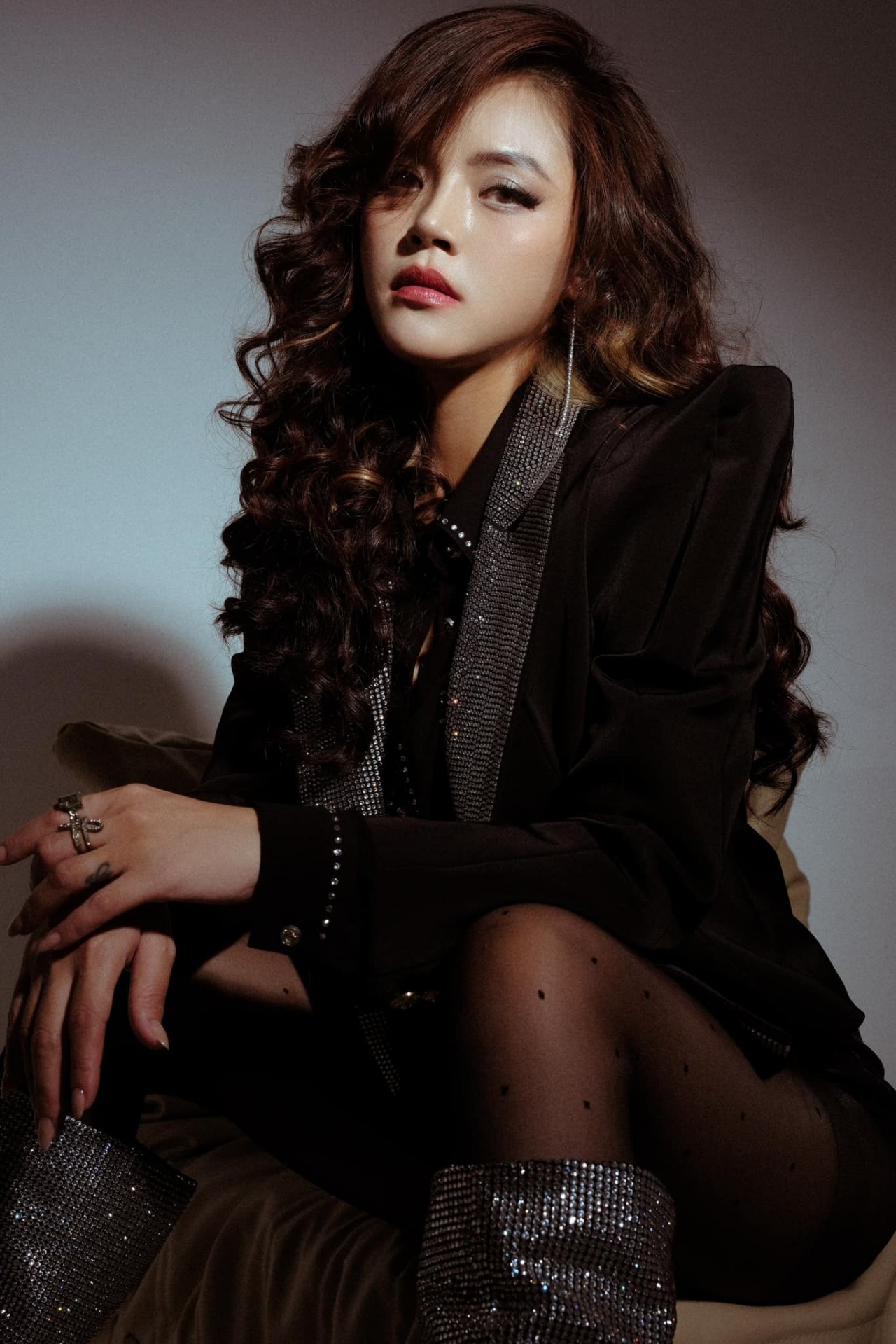 Diễn viên Thu Quỳnh phim Cuộc chiến không giới tuyến