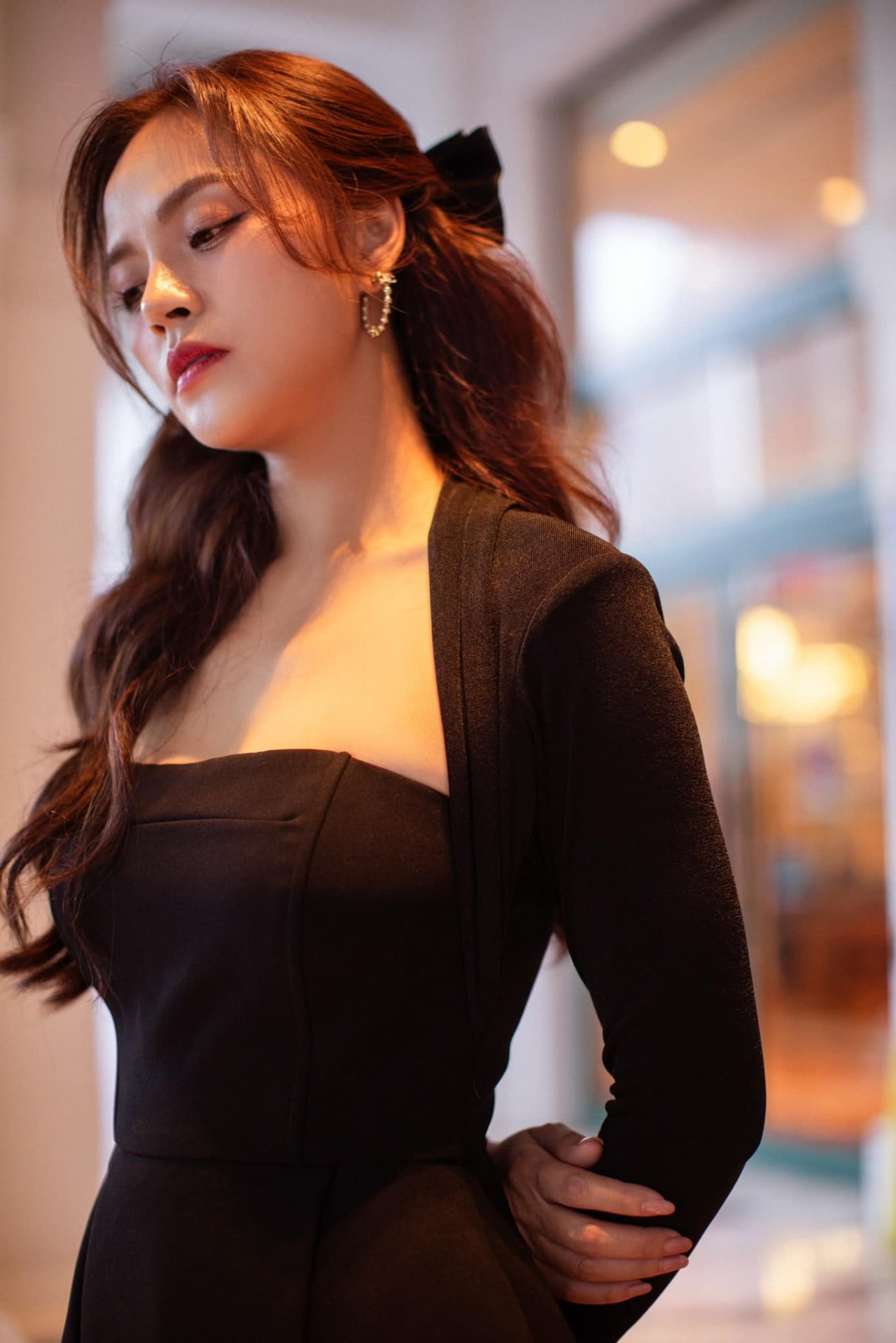 Diễn viên Thu Quỳnh phim Cuộc chiến không giới tuyến