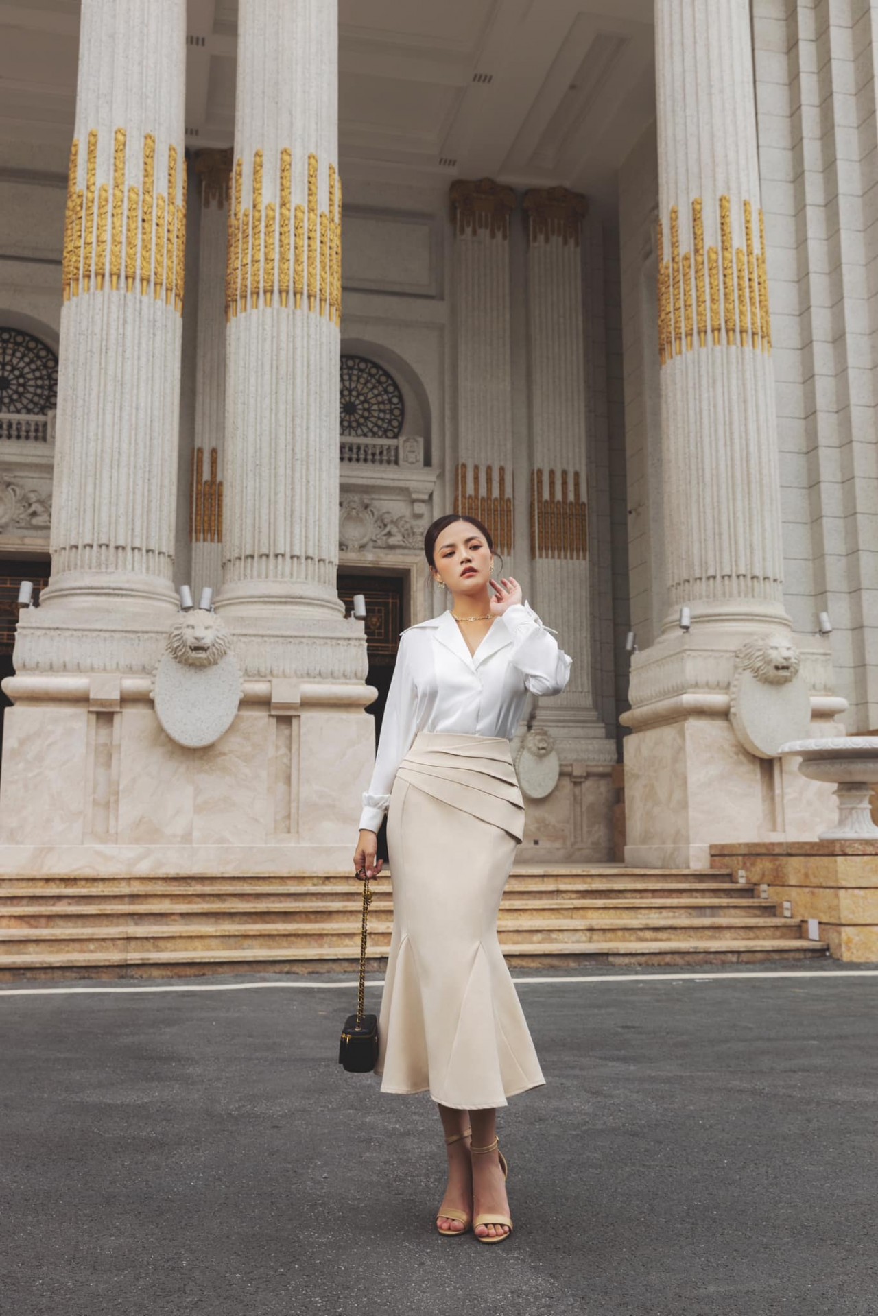 Diễn viên Thu Quỳnh phim Cuộc chiến không giới tuyến