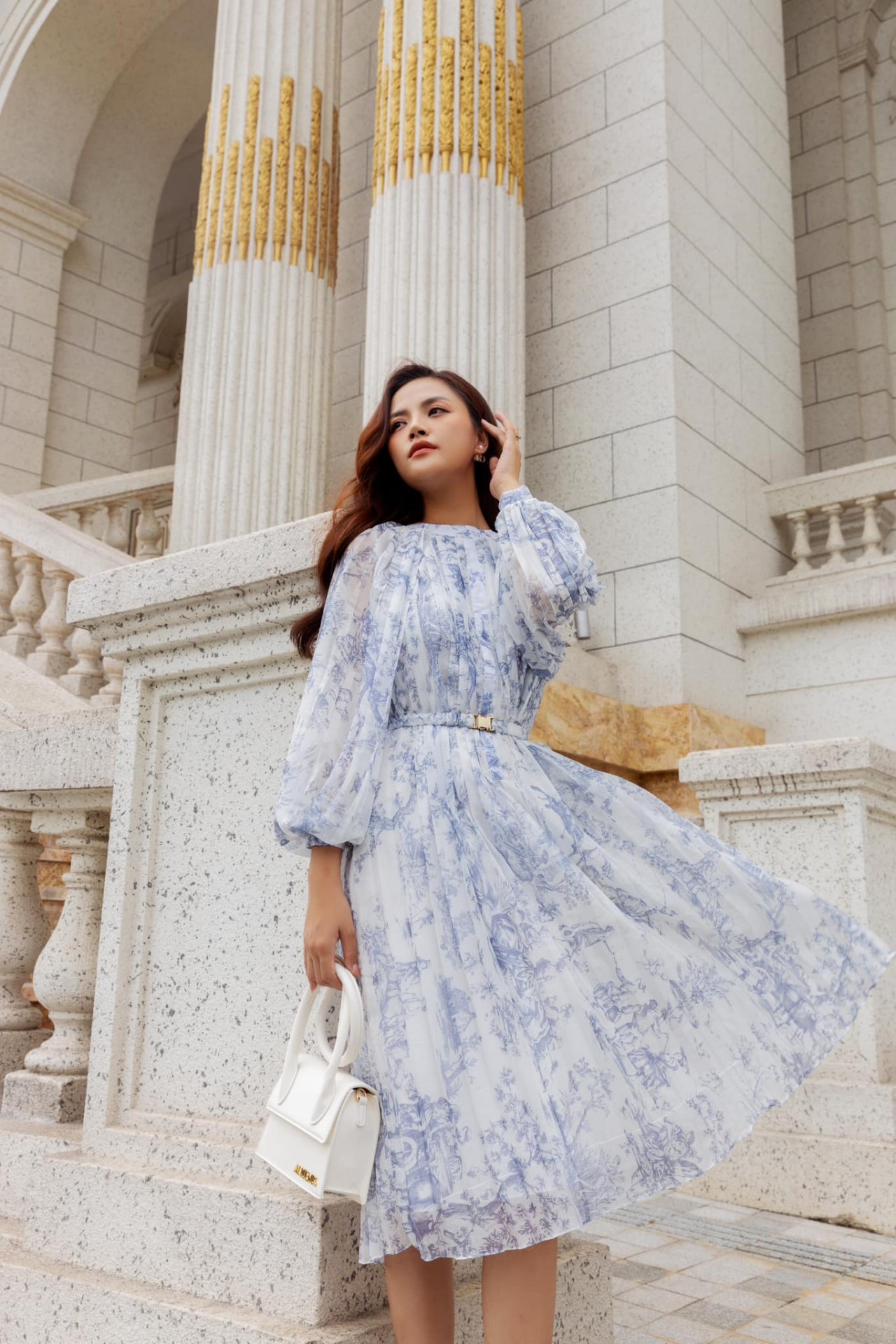 Diễn viên Thu Quỳnh phim Cuộc chiến không giới tuyến