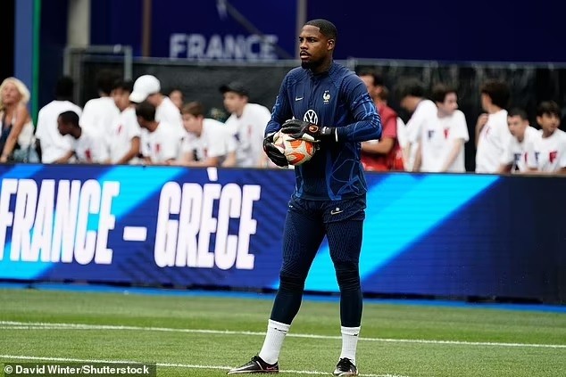 cầu thủ: Chelsea quan tâm Mike Maignan; cầu thủ: Chelsea quan tâm Mike Maignan;