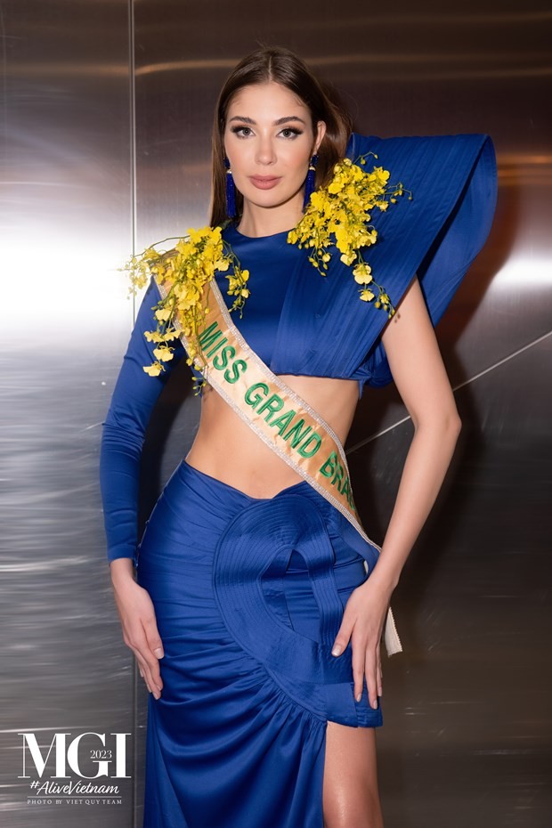 Miss Grand International 2023: Những thí sinh đầu tiên đặt chân đến Hà Nội Miss Grand International 2023: Những thí sinh đầu tiên đặt chân đến Hà Nội