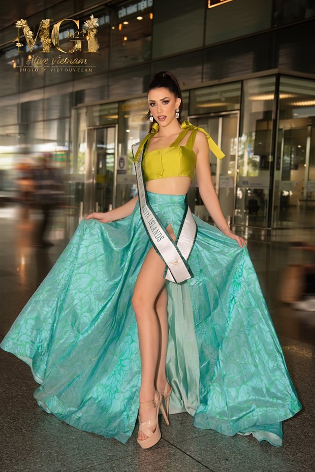 Miss Grand International 2023: Những thí sinh đầu tiên đặt chân đến Hà Nội Miss Grand International 2023: Những thí sinh đầu tiên đặt chân đến Hà Nội