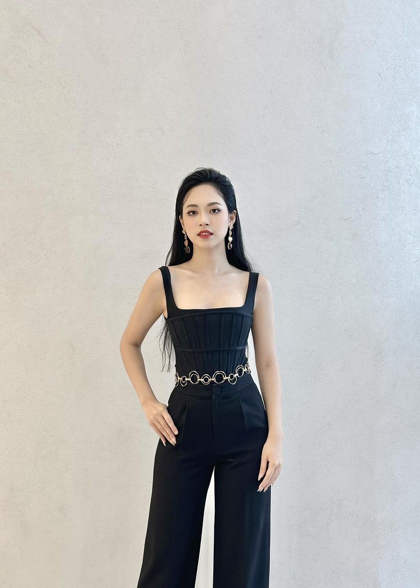 Sao Việt: Diễn viên Quỳnh Kool chụp ảnh mặc váy cưới, ca sĩ Hồ Ngọc Hà thần thái đỉnh cao