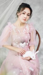 Ngắm nét trẻ trung, duyên dáng của BTV Hoài Anh