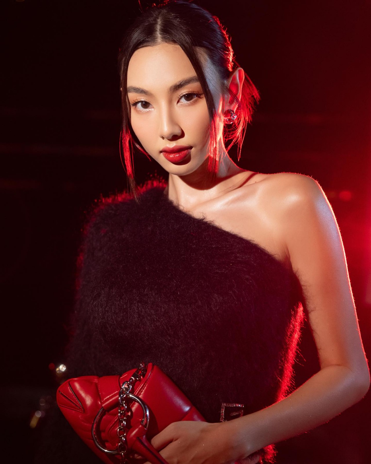 Hoa hậu Nguyễn Thúc Thùy Tiên