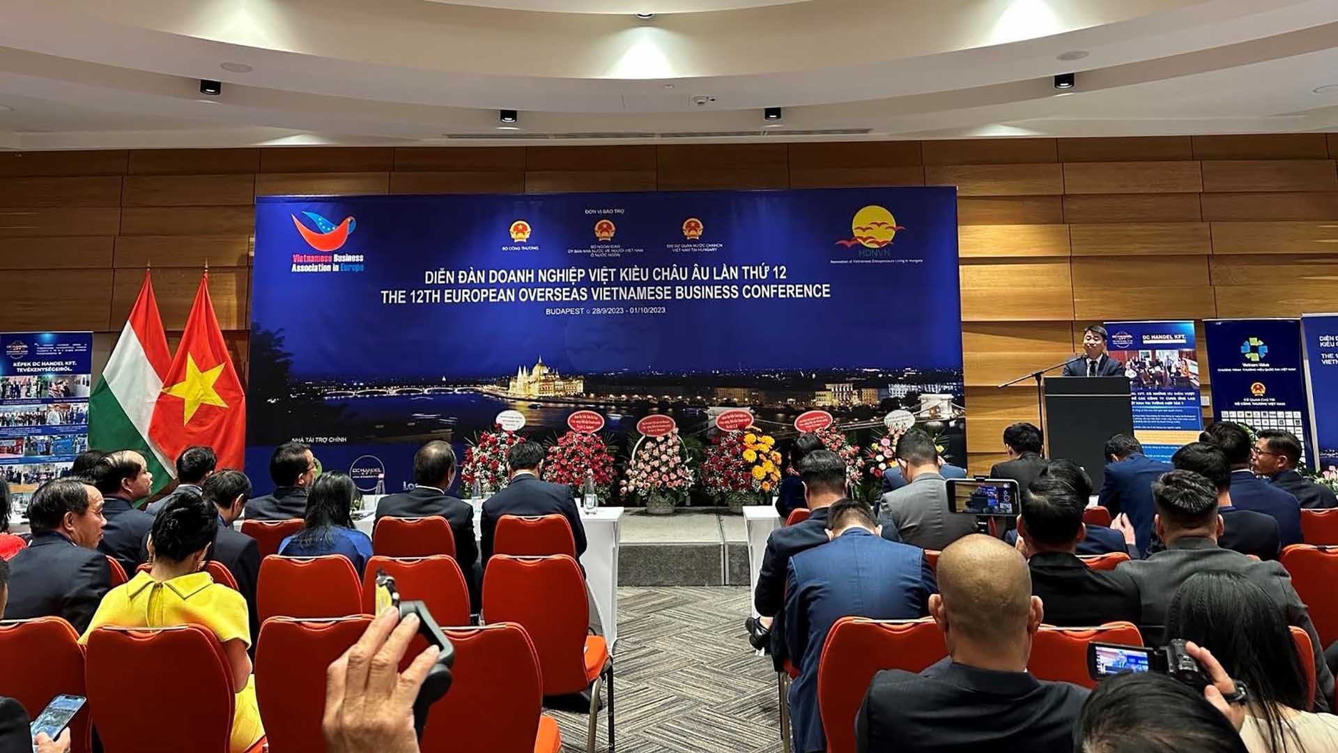 Diễn đàn doanh nghiệp Việt kiều châu Âu lần thứ 12: Hoạt động thường niên lớn nhất của cộng đồng các doanh nhân Việt Nam tại châu Âu Diễn đàn doanh nghiệp Việt kiều châu Âu lần thứ 12: Hoạt động thường niên lớn nhất của cộng đồng các doanh nhân Việt Nam tại châu Âu