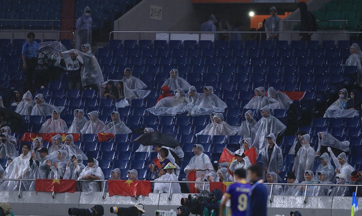 Ở trận này, các CĐV Việt Nam không có dịp ăn mừng bởi Hà Nội FC không ghi được bàn thắng nào. 