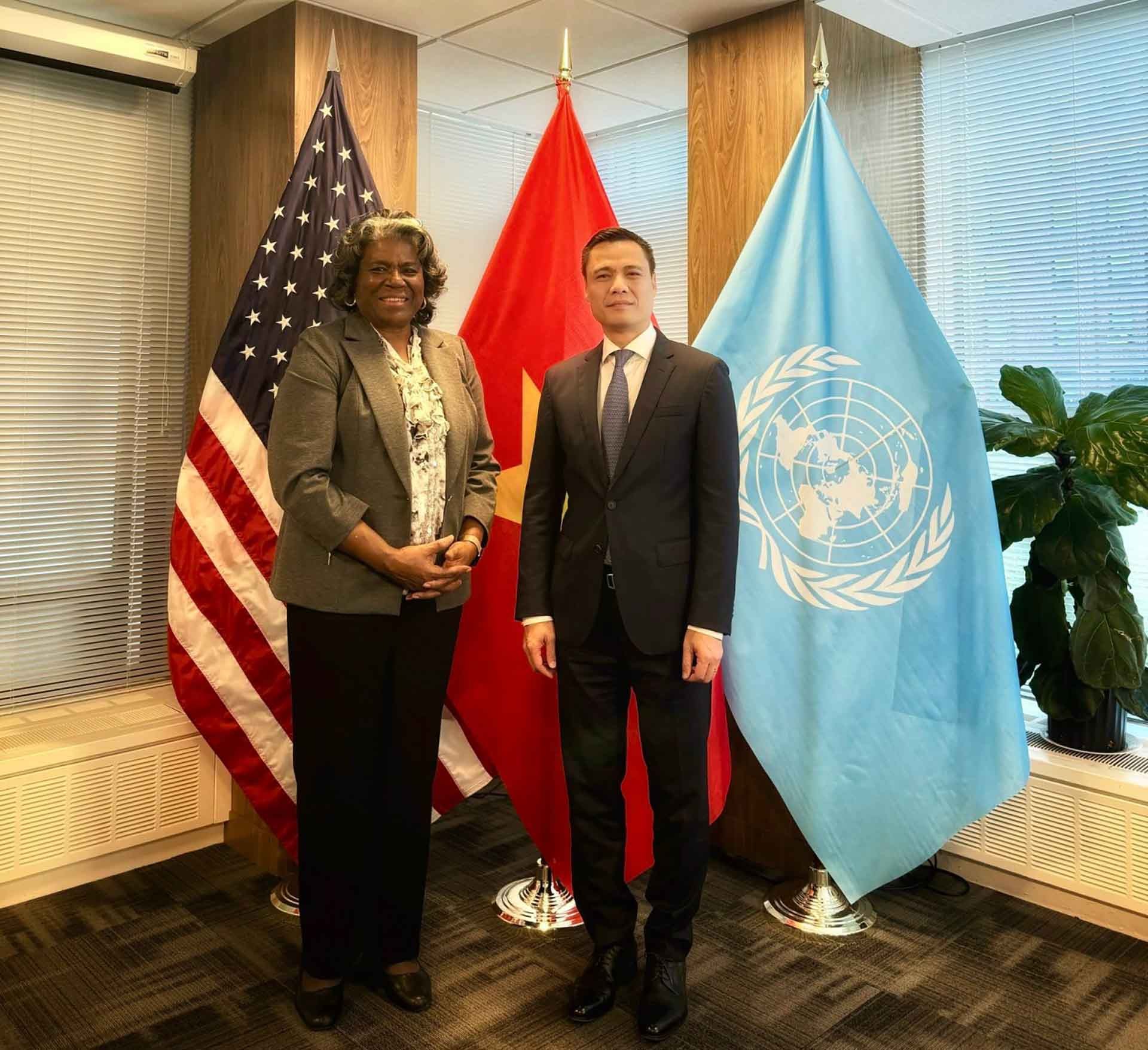 Việt Nam và Hoa Kỳ sẽ tăng cường hợp tác trong các vấn đề toàn cầu, triển khai các sáng kiến chung ở Liên hợp quốc Việt Nam và Hoa Kỳ sẽ tăng cường hợp tác trong các vấn đề toàn cầu, triển khai các sáng kiến chung ở Liên hợp quốc