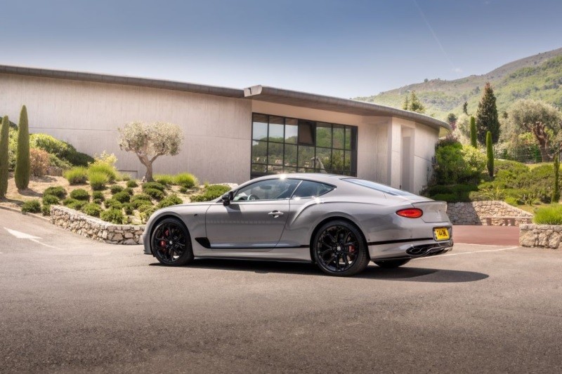 Cận cảnh Bentley Continental GT S V8 MY23 vừa về Việt Nam, giá từ 19,548 tỷ đồng