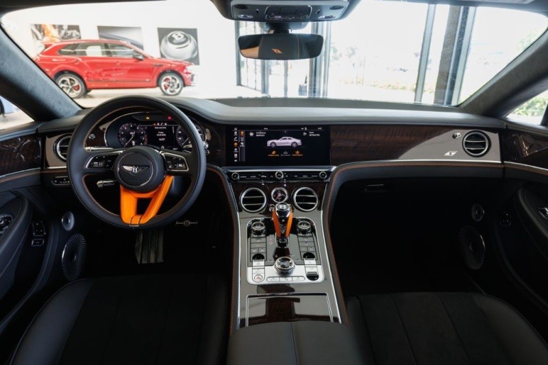 Cận cảnh Bentley Continental GT S V8 MY23 vừa về Việt Nam, giá từ 19,548 tỷ đồng