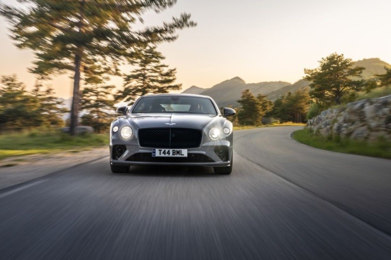 Cận cảnh Bentley Continental GT S V8 MY23 vừa về Việt Nam, giá từ 19,548 tỷ đồng