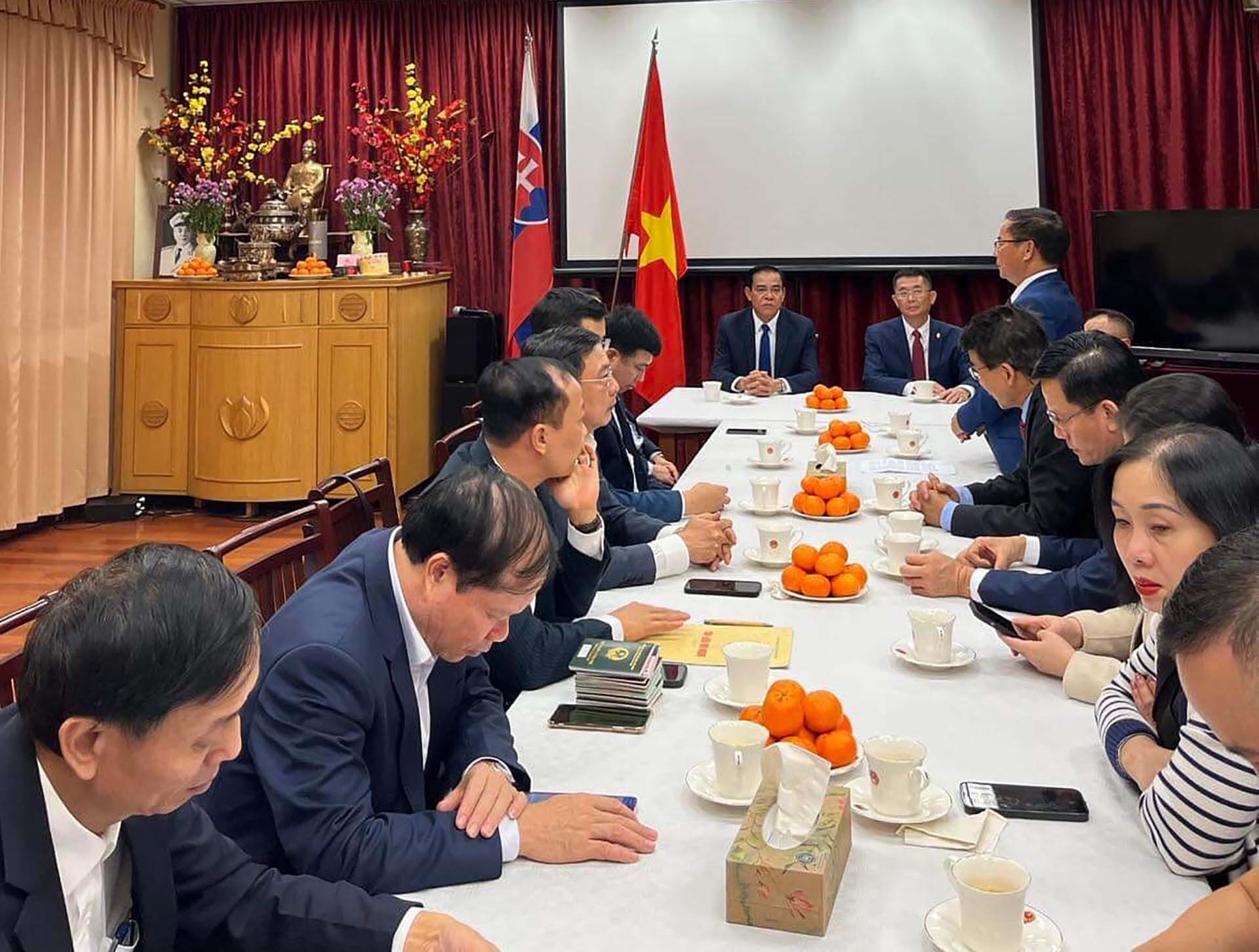 Đoàn đại biểu UBND tỉnh Hà Tĩnh thăm và làm việc tại Slovakia Đoàn đại biểu UBND tỉnh Hà Tĩnh thăm và làm việc tại Slovakia