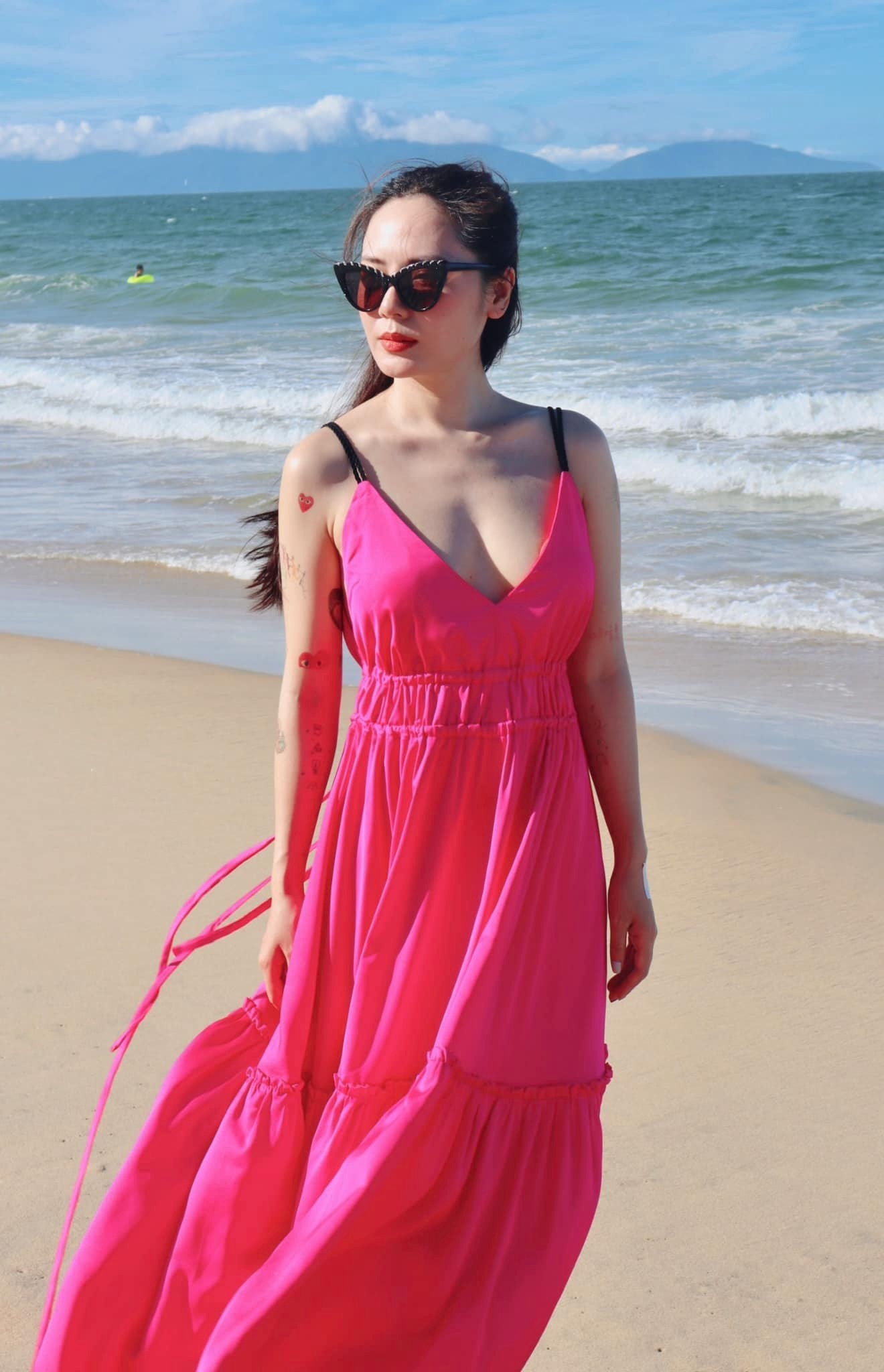 Nhan sắc ca sĩ Phương Linh