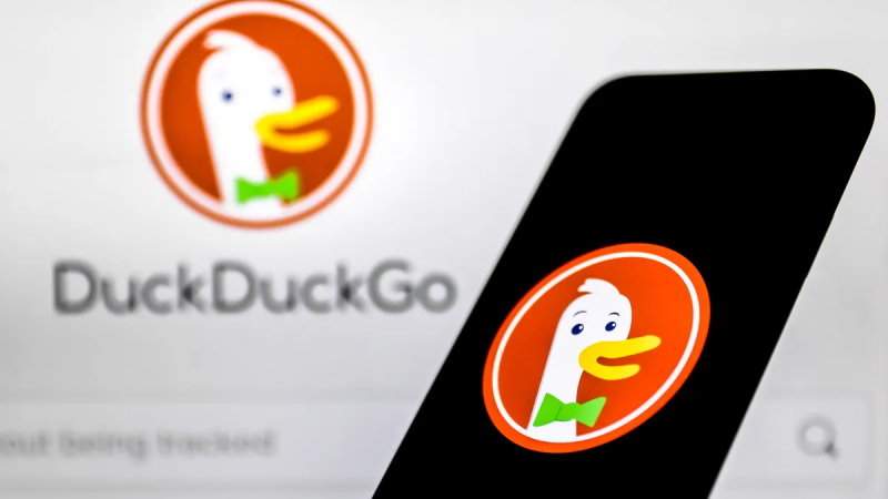 DuckDuckGo là công cụ tìm kiếm riêng tư, cạnh tranh với Google.