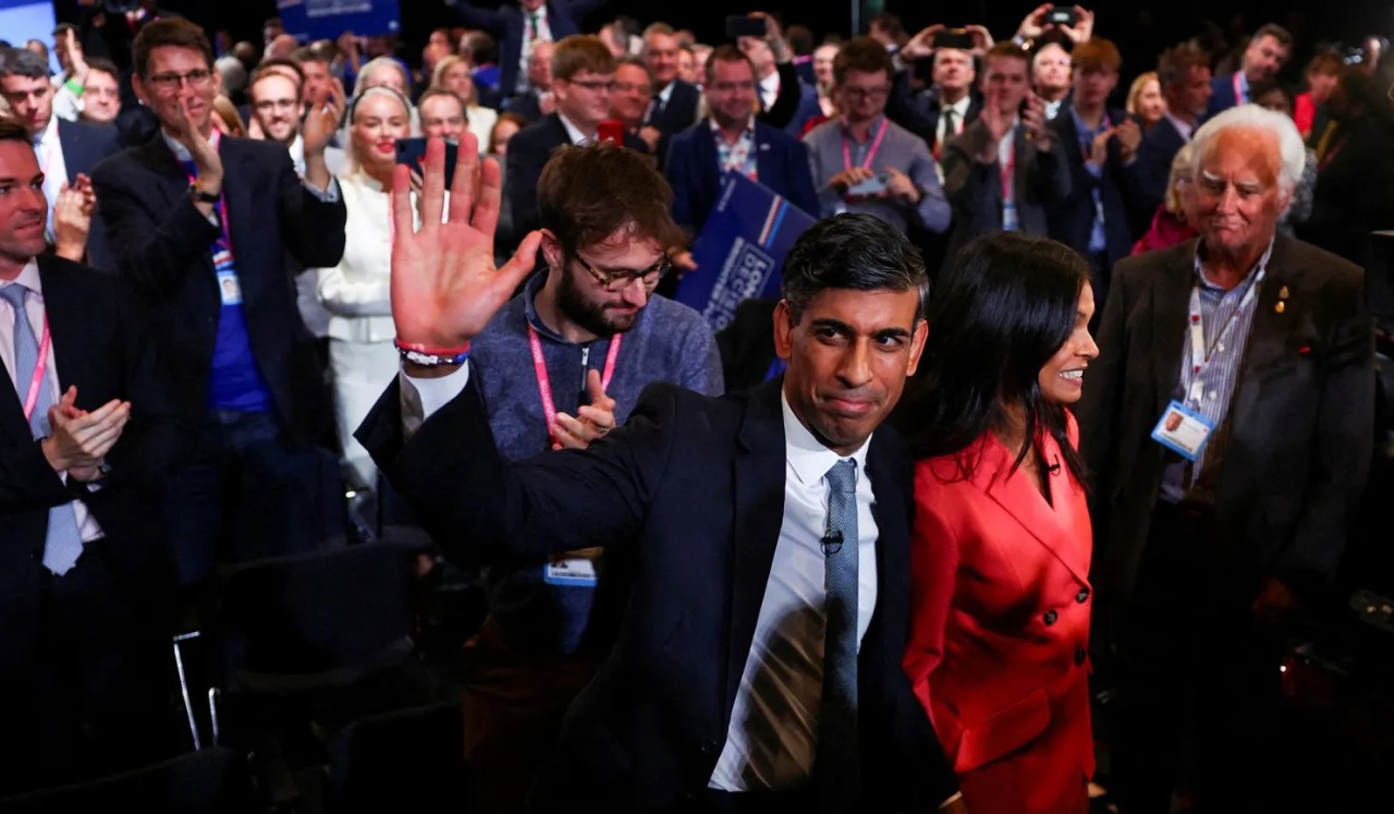 Ảnh ấn tượng (2-8/10): Ông Putin nói Nga vượt qua trừng phạt, tổn thất của Ukraine; Dải Gaza ‘nóng rẫy’; xe tăng Syria hư hỏng ở Cao nguyên Golan