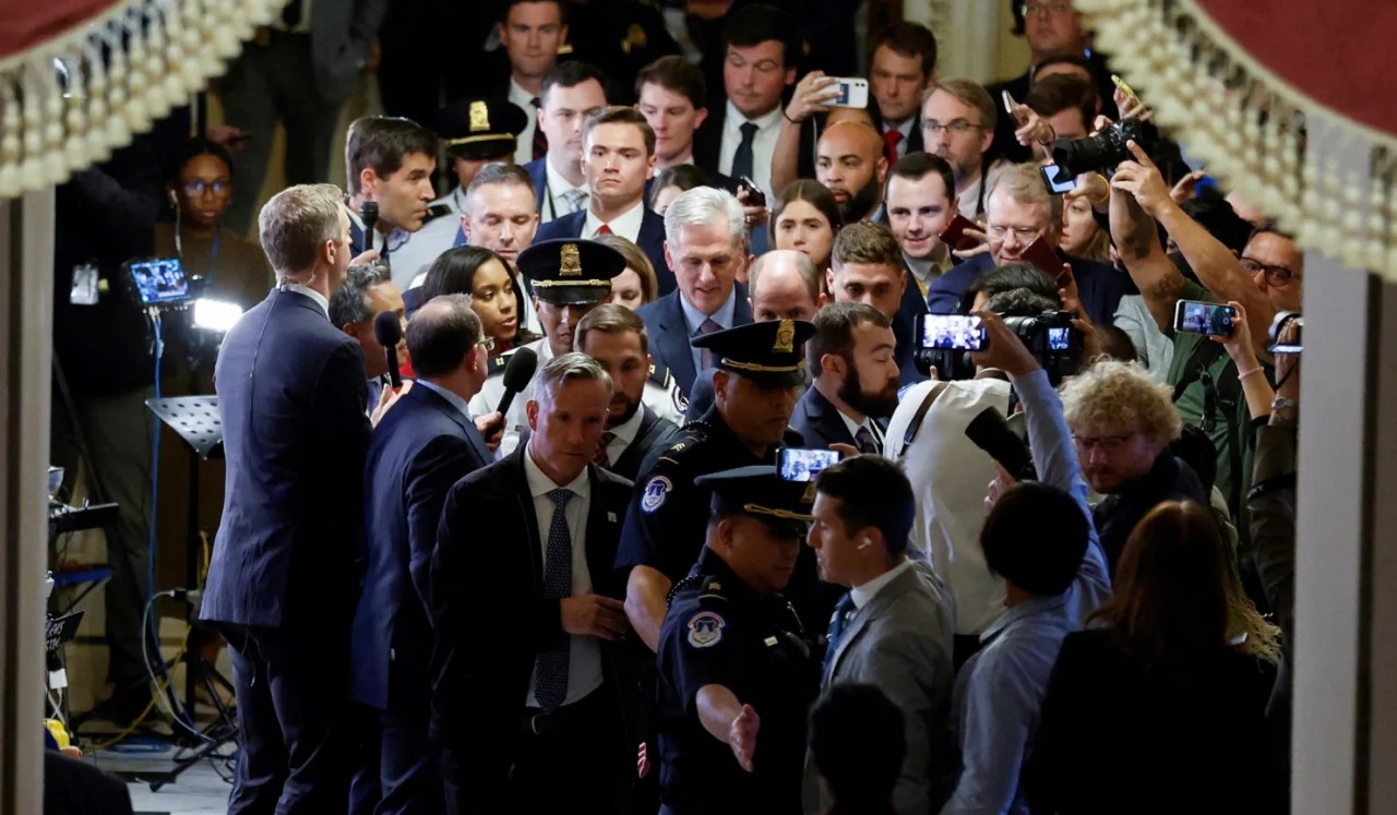 Ảnh ấn tượng (2-8/10): Ông Putin nói Nga vượt qua trừng phạt, tổn thất của Ukraine; Dải Gaza ‘nóng rẫy’; xe tăng Syria hư hỏng ở Cao nguyên Golan