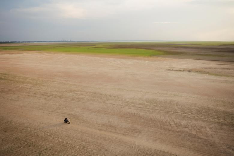 Ảnh ấn tượng (2-8/10): Ông Putin nói Nga vượt qua trừng phạt, tổn thất của Ukraine; Dải Gaza ‘nóng rẫy’; xe tăng Syria hư hỏng ở Cao nguyên Golan