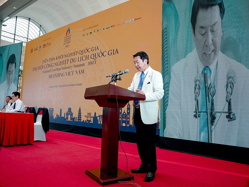 Ông Akimoto Toshimitsu – Phó Chủ tịch Tập đoàn EVER Nhật Bản phát biểu tham luận tại “Diễn đàn Khởi nghiệp Quốc gia”.