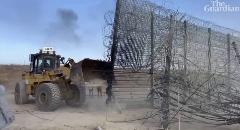 Các đơn vị công binh đảm nhận xuyên thủng hệ thống phòng thủ của Israel Ảnh: The Telegraph Các đơn vị công binh đảm nhận xuyên thủng hệ thống phòng thủ của Israel Ảnh: The Telegraph