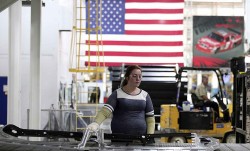 Sự mâu thuẫn giữa lý tưởng và thực tế của Mỹ trong vấn đề trợ cấp công nghiệp