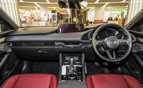 Cận cảnh Mazda 3 2023 vừa ra mắt tại Malaysia, giá từ 807 triệu đồng