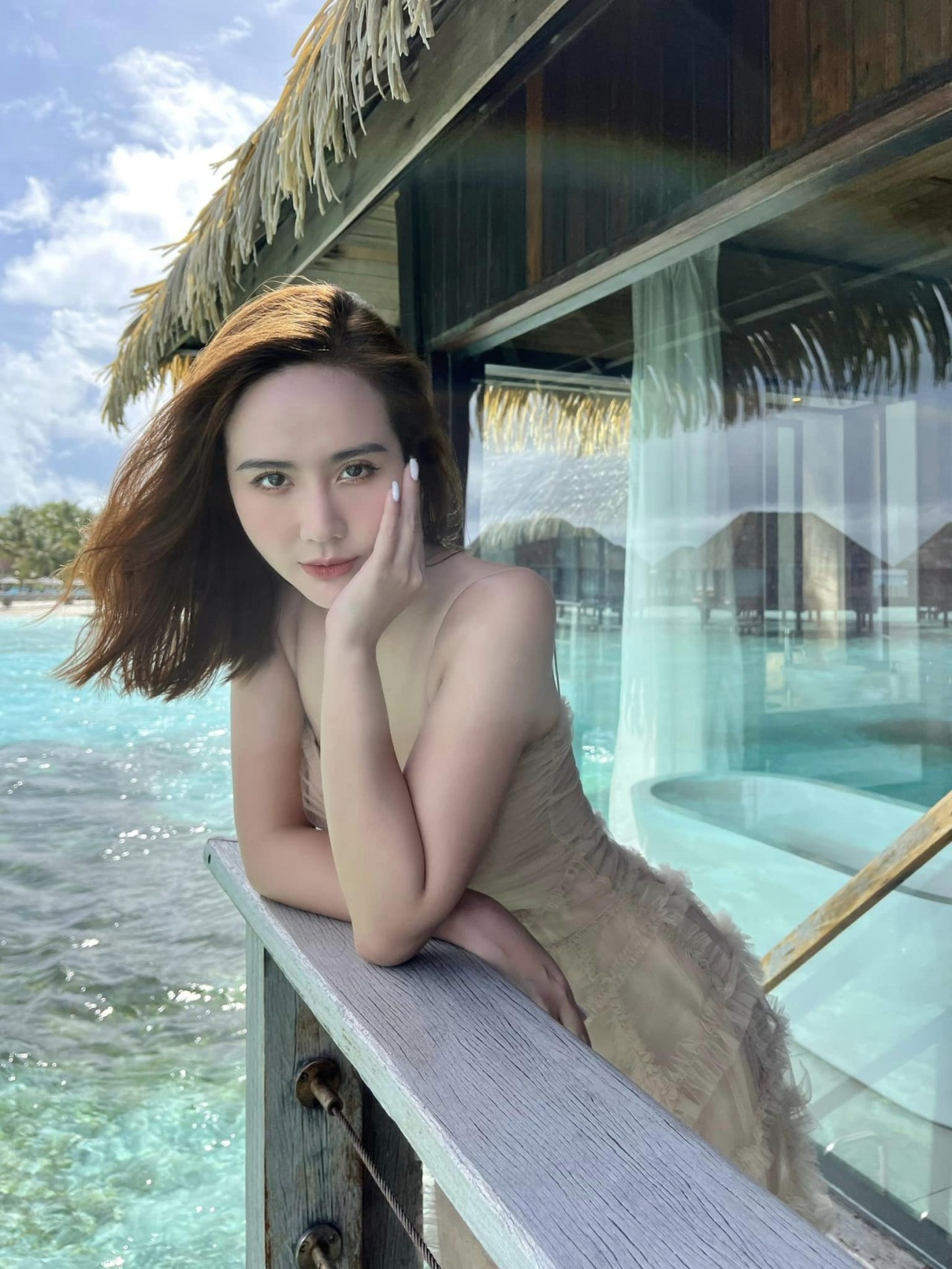 Gu thời trang đời thường năng động của diễn viên Phan Minh Huyền