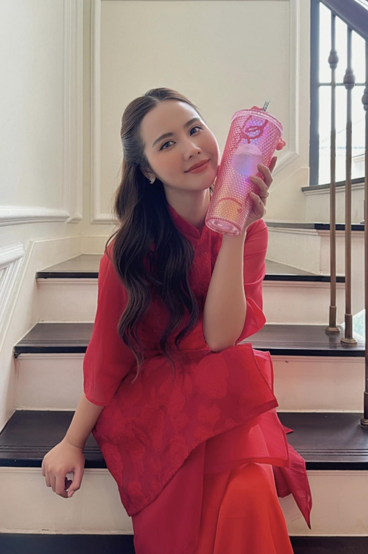 Gu thời trang đời thường năng động của diễn viên Phan Minh Huyền