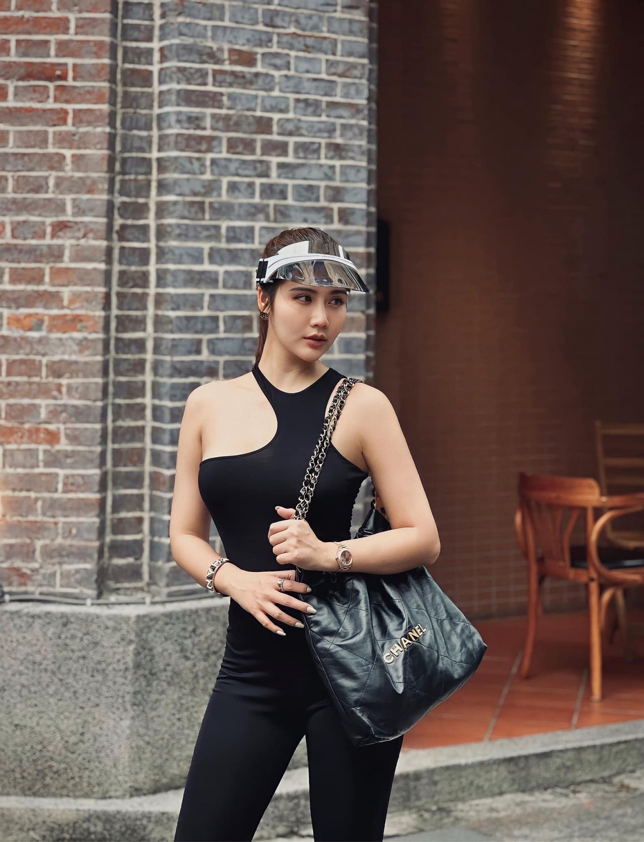 Gu thời trang đời thường năng động của diễn viên Phan Minh Huyền