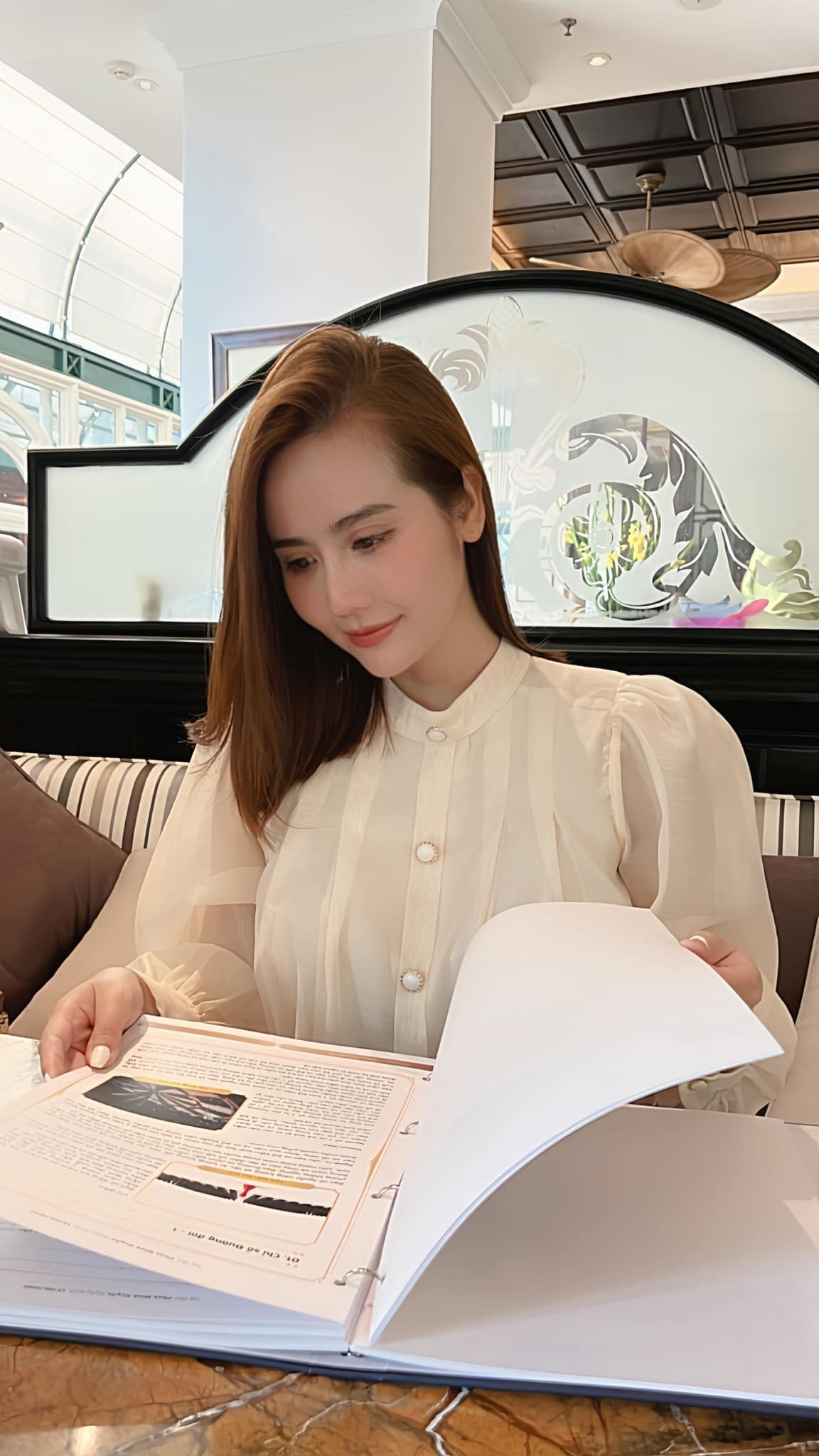 Gu thời trang đời thường năng động của diễn viên Phan Minh Huyền