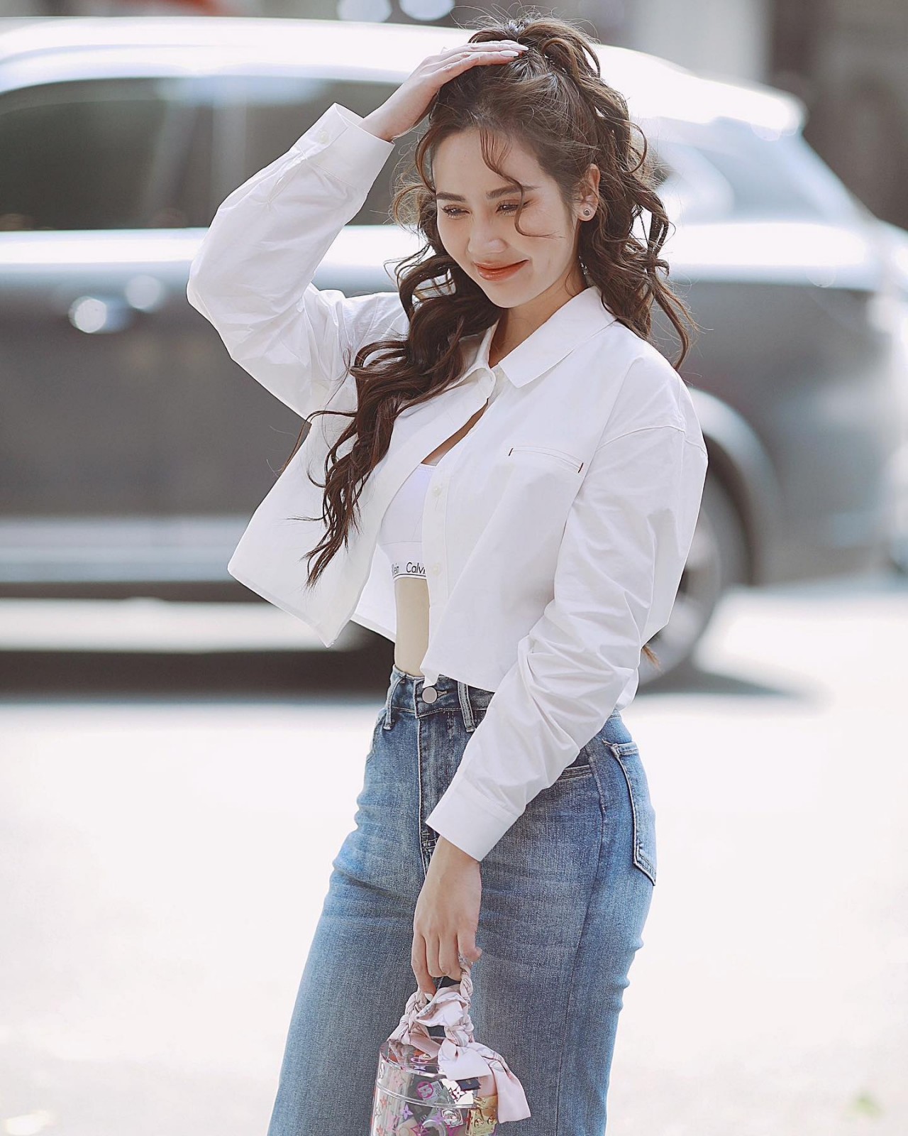 Gu thời trang đời thường năng động của diễn viên Phan Minh Huyền