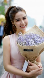 Diễn viên Phan Minh Huyền 'đốn tim' fan bởi gu thời trang năng động