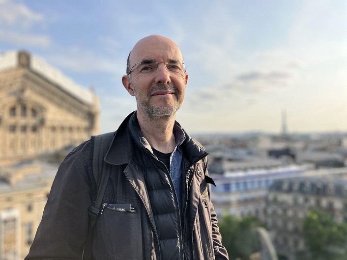 Hoạ sĩ minh họa Pháp và cơ duyên bền bỉ với Việt Nam Hoạ sĩ minh họa Pháp và cơ duyên bền bỉ với Việt Nam