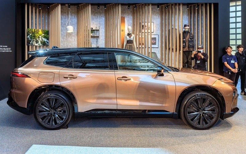 Cận cảnh Toyota Crown Estate 2024 vừa được ra mắt tại Nhật Bản Cận cảnh Toyota Crown Estate 2024 vừa được ra mắt tại Nhật Bản